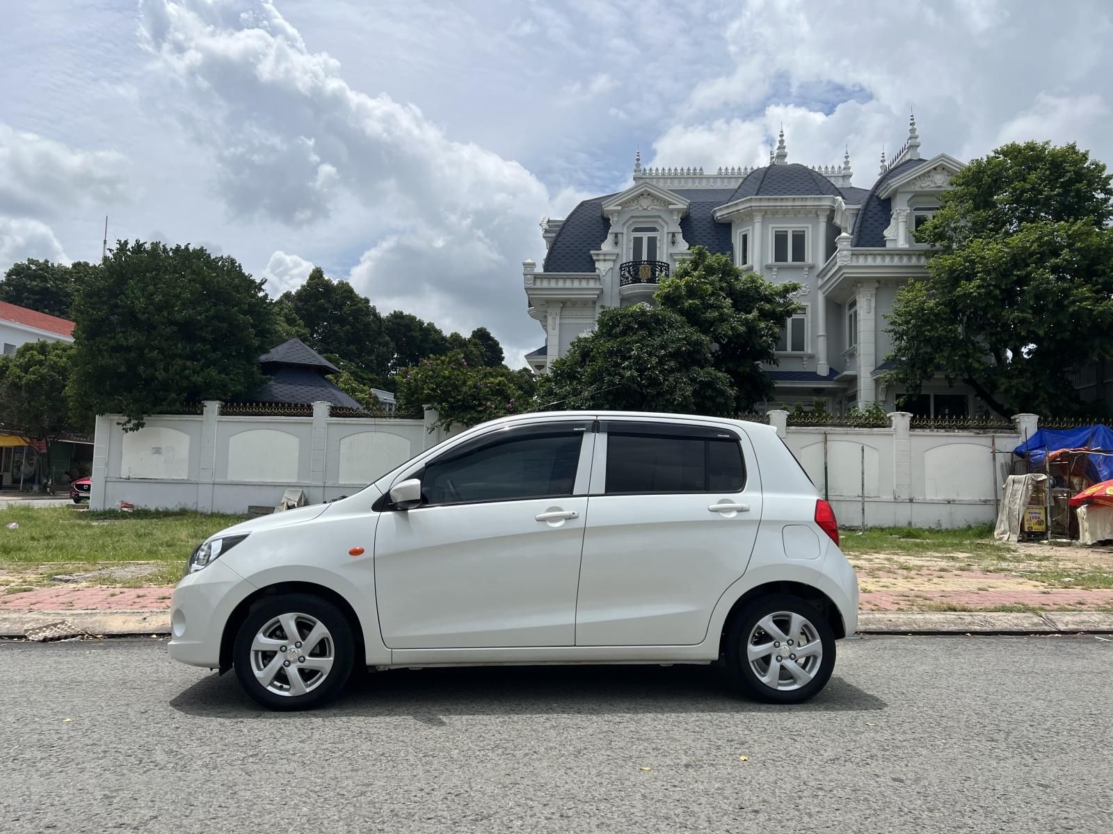 Suzuki Celerio 2020 - Màu trắng, nhập khẩu Thái