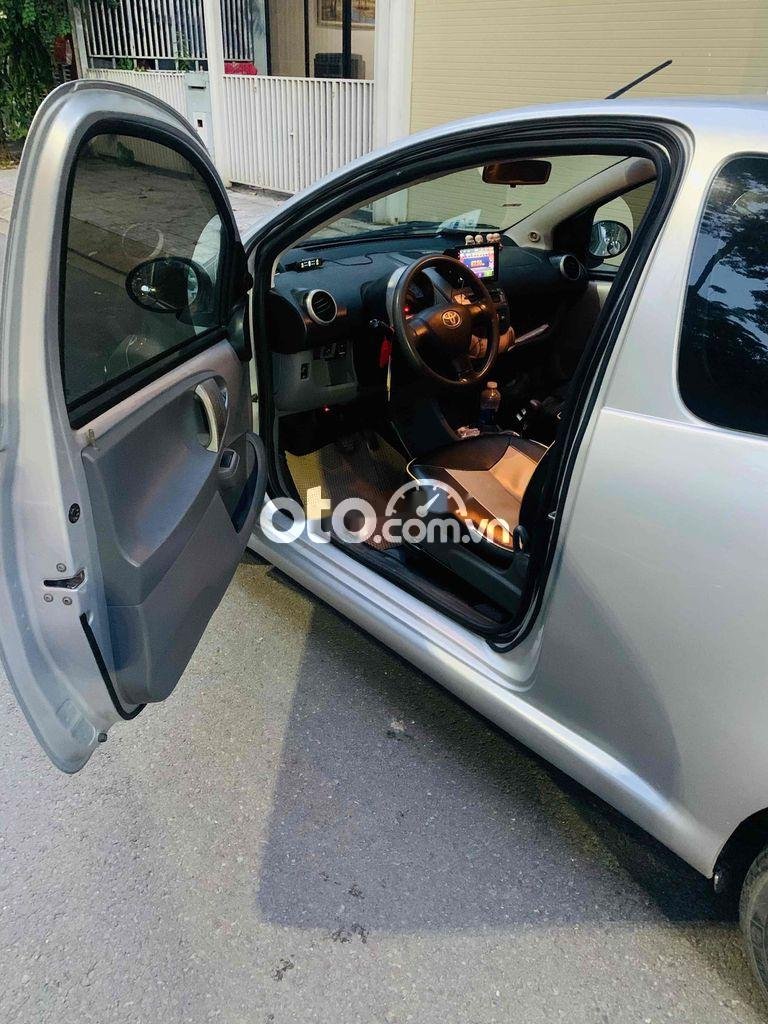 Toyota Aygo 2006 - Màu bạc, nhập khẩu