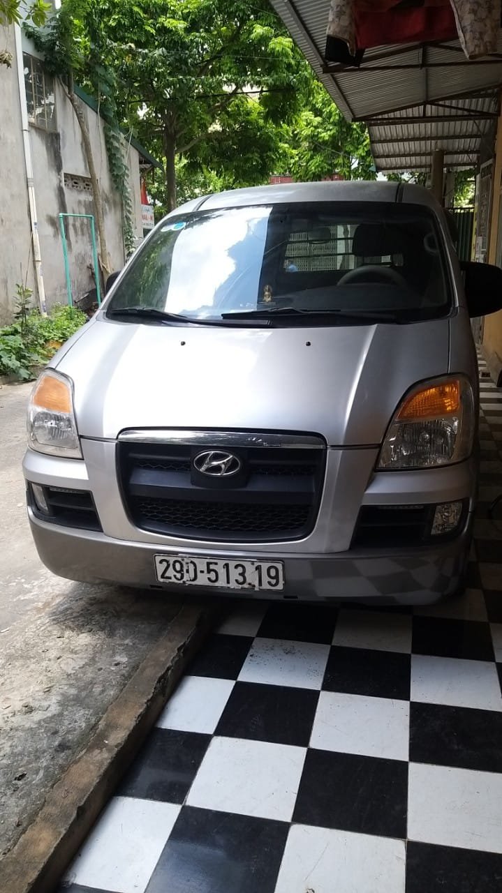 Hyundai Starex 2004 - Màu bạc, nhập khẩu