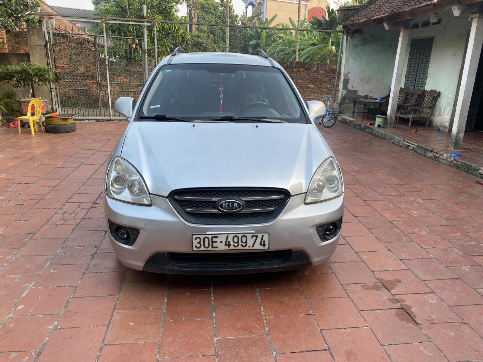 Kia Carens 2010 - Đăng ký 2010 mới 95% giá tốt 195tr