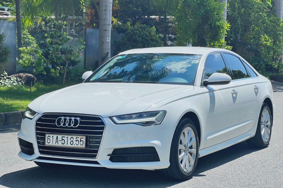 Audi A6 2018 - Màu trắng, nhập khẩu nguyên chiếc số tự động