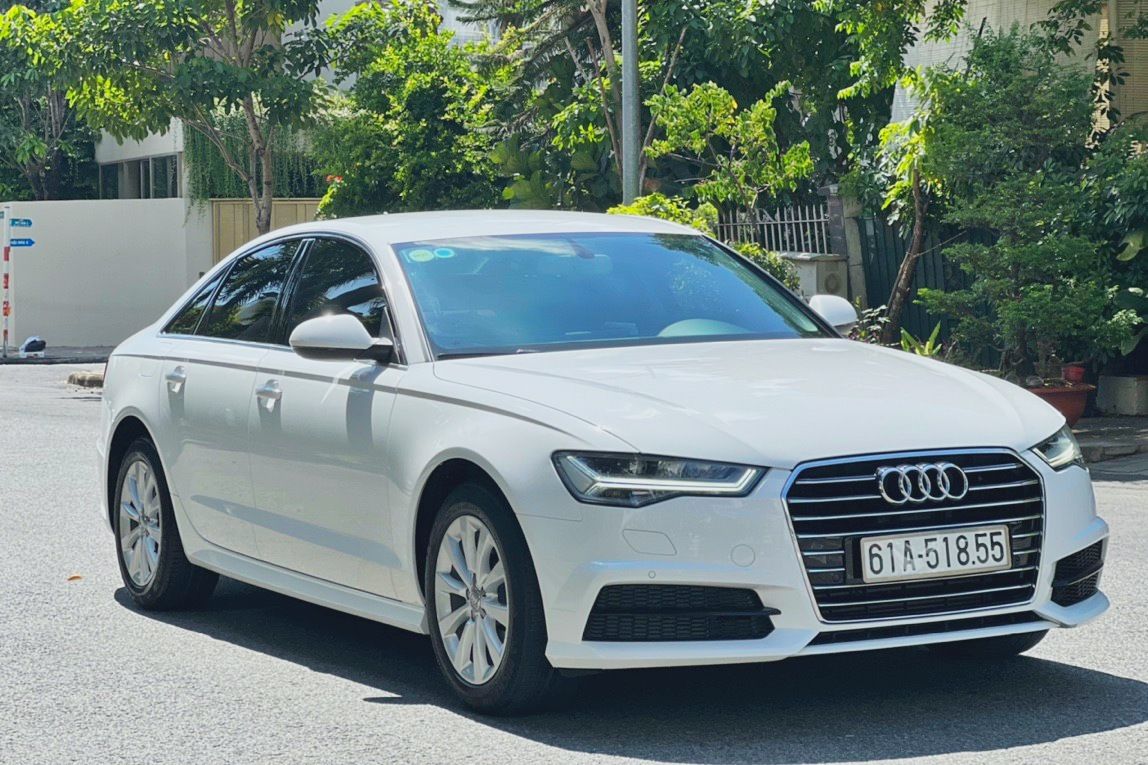 Audi A6 2018 - Màu trắng, nhập khẩu nguyên chiếc số tự động