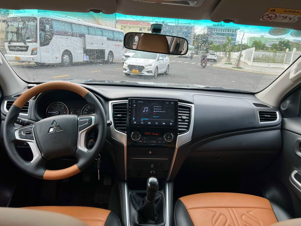 Mitsubishi Triton 2019 - Xe hãng bán lại, hãng cam kết