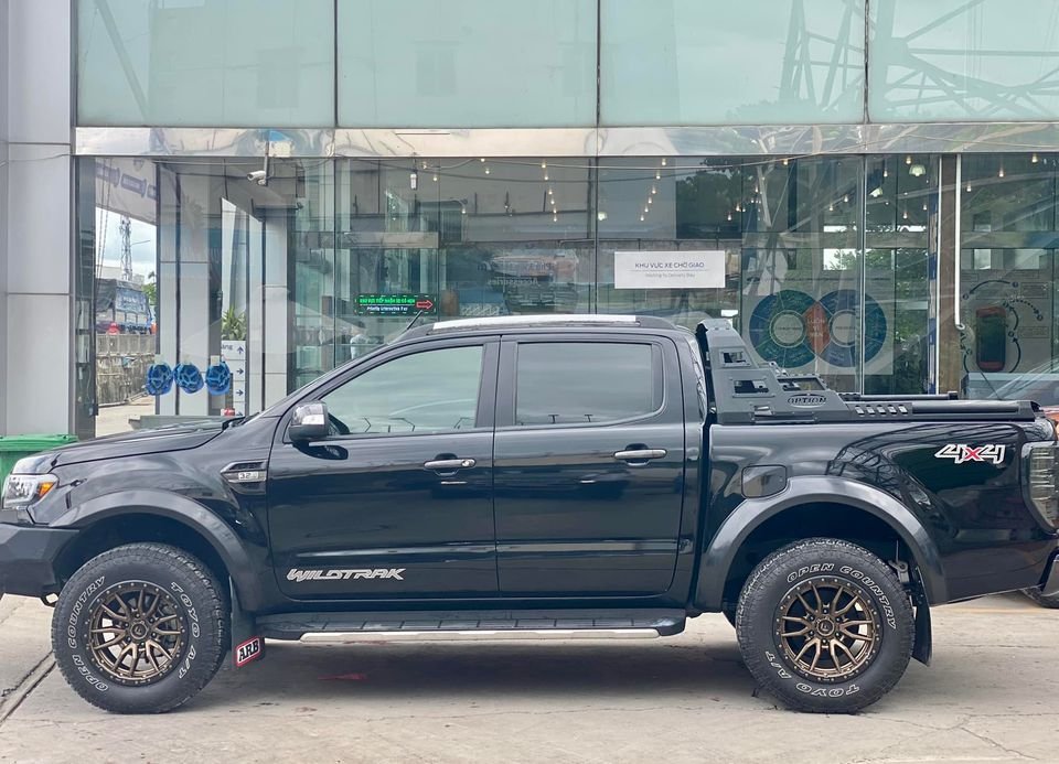 Ford Ranger 2018 - Xe màu đen