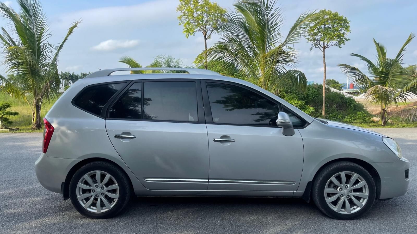 Kia Carens 2011 - Xe mới 95% giá 298tr