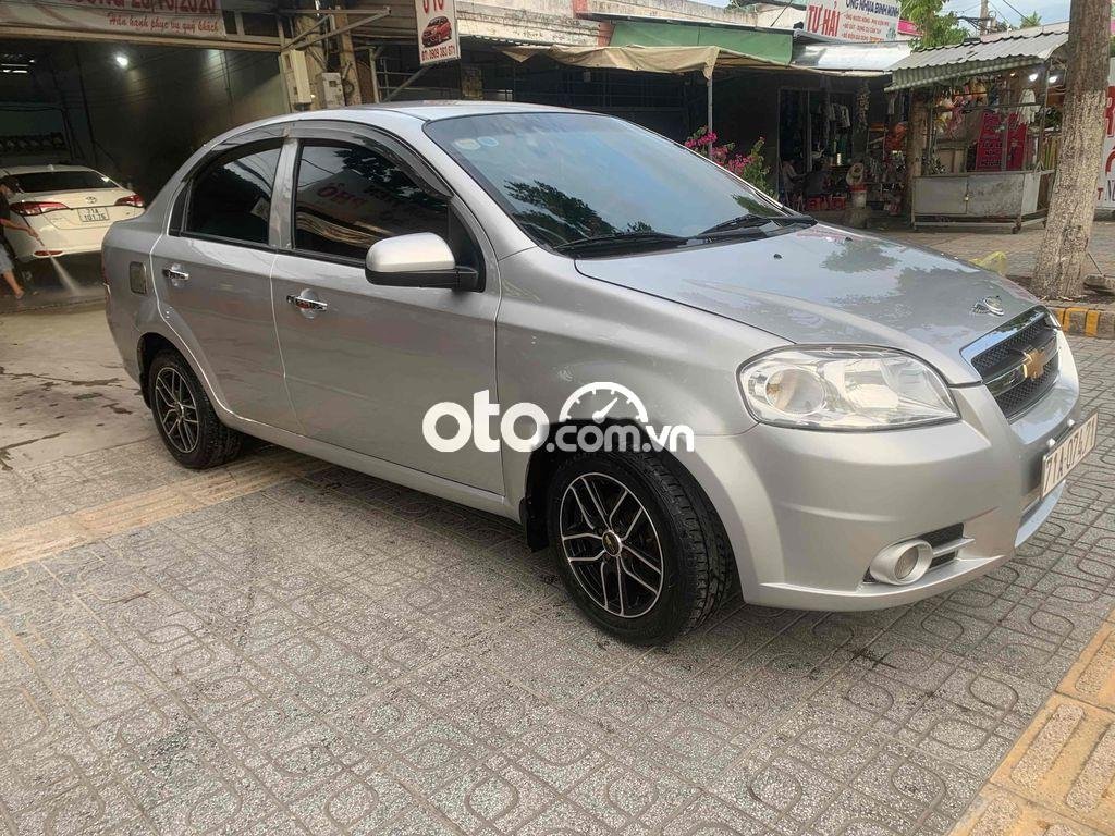 Daewoo Gentra 2011 - Màu bạc, giá 155tr