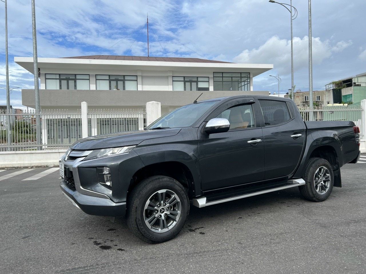 Mitsubishi Triton 2019 - Xe hãng bán lại, hãng cam kết