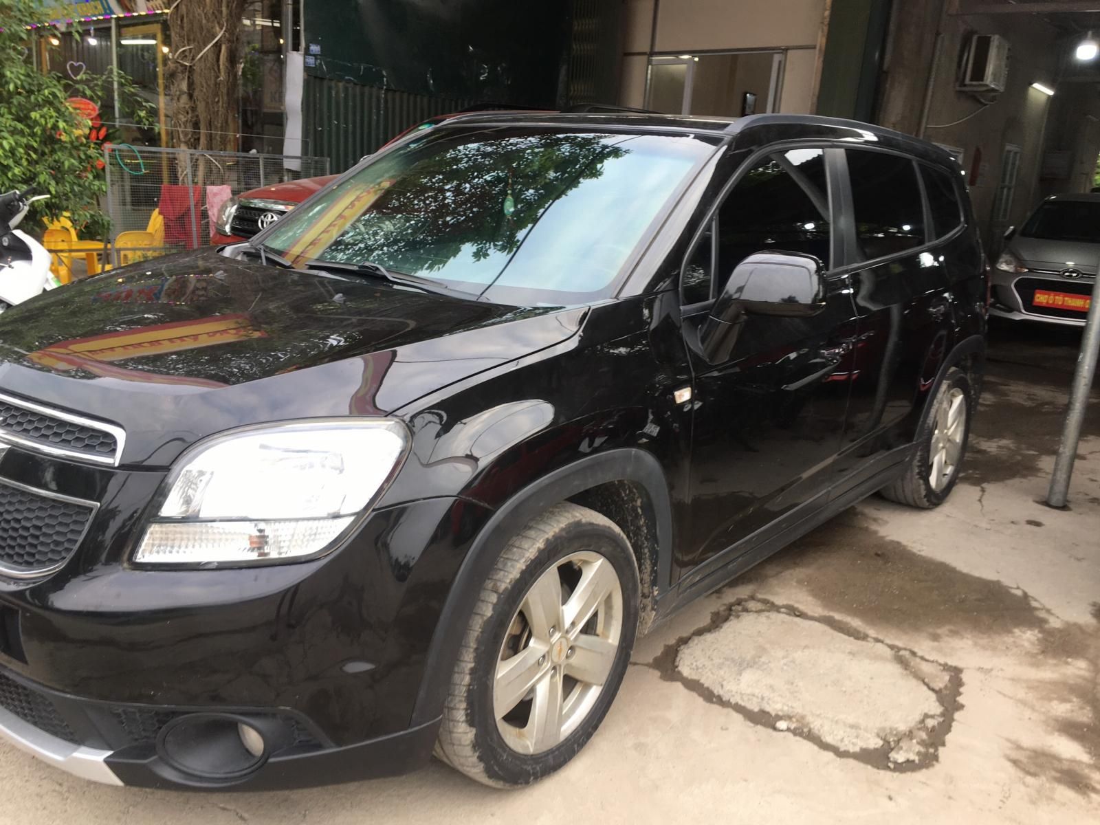 Chevrolet Orlando 2011 -  màu đen, nhập khẩu nguyên chiếc