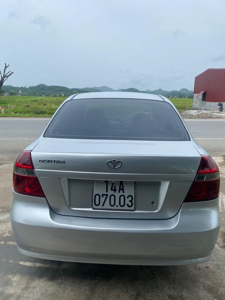 Daewoo Gentra 2007 - Màu bạc giá ưu đãi