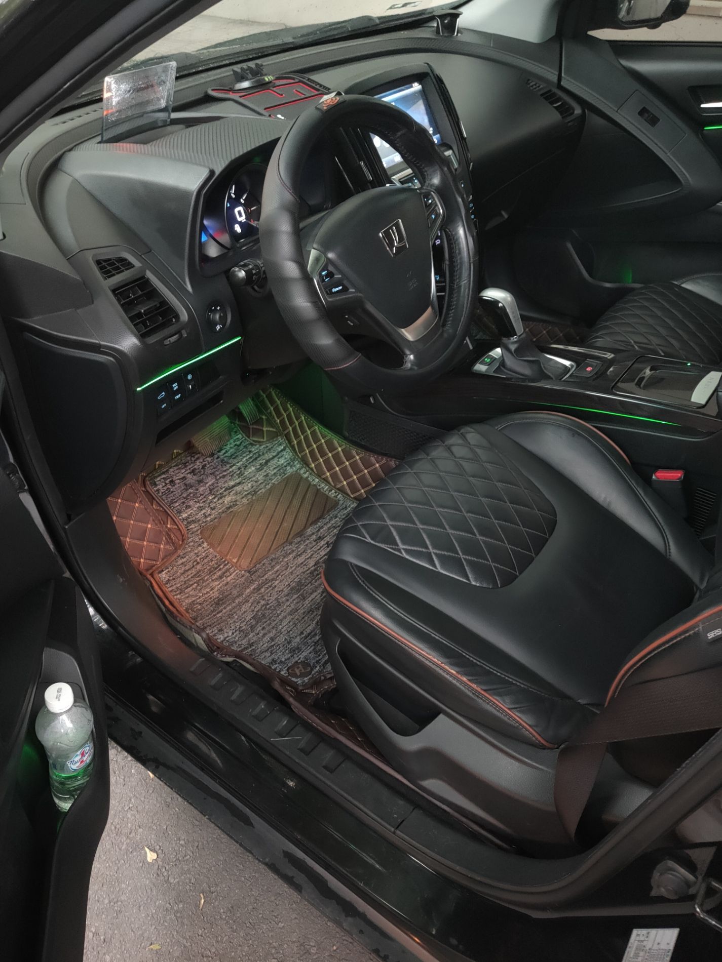 Luxgen U6 2015 - Bán xe bản EcoHyper xe nhập giá tốt