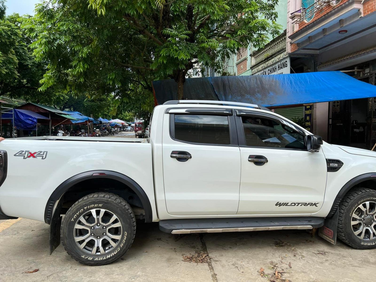 Ford Ranger 2017 - Xe màu trắng