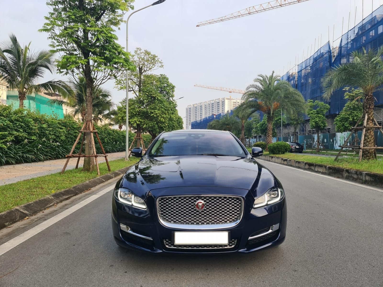 Jaguar XJL 2019 - Đăng ký 2020