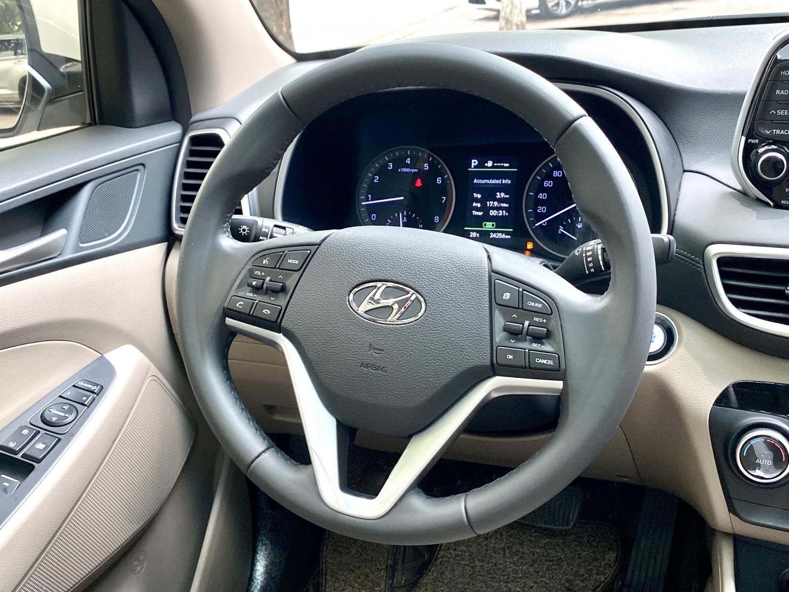Hyundai Tucson 2019 - Màu trắng nội thất kem