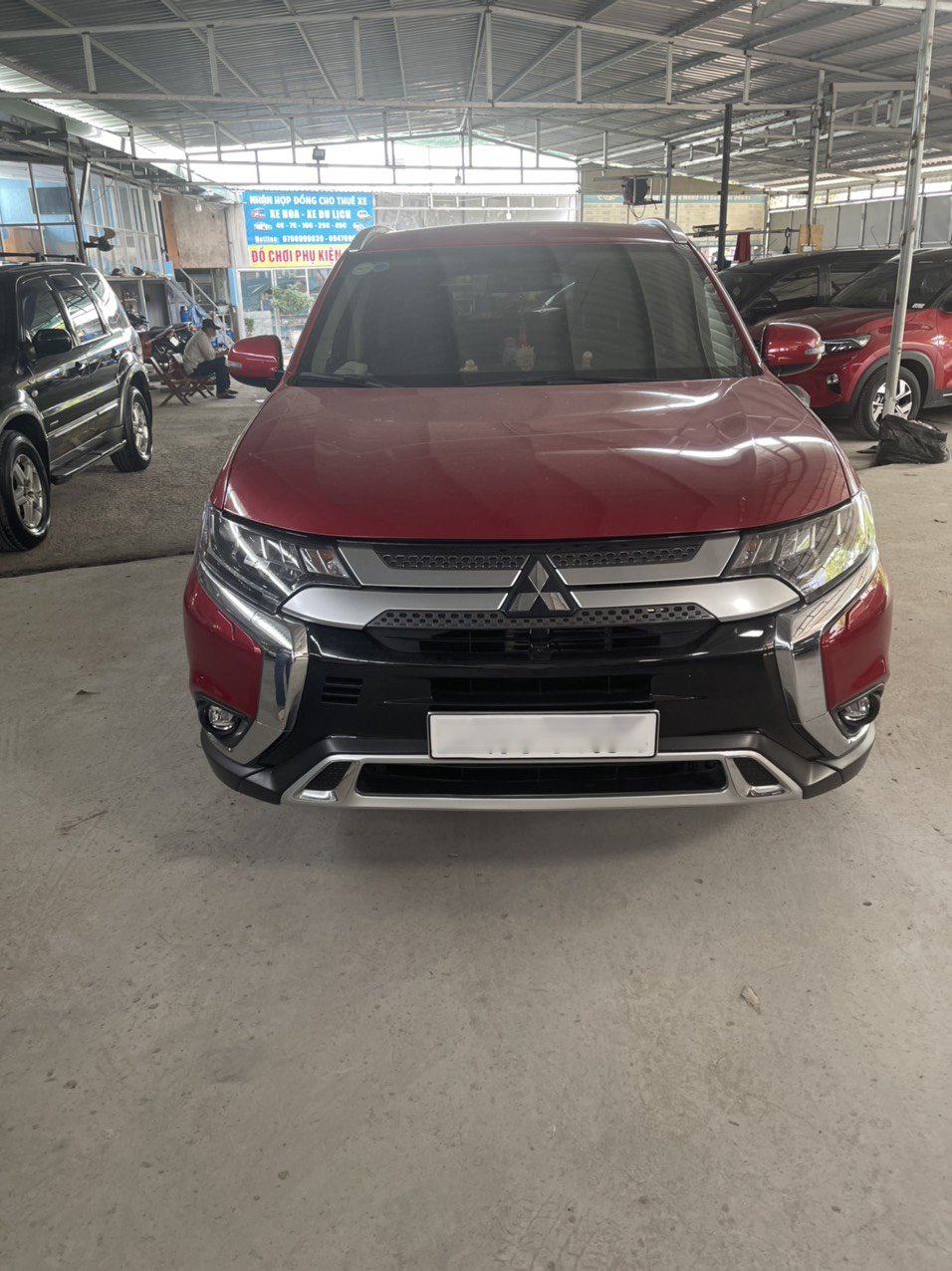 Mitsubishi Outlander 2020 - Màu đỏ, xe nhập