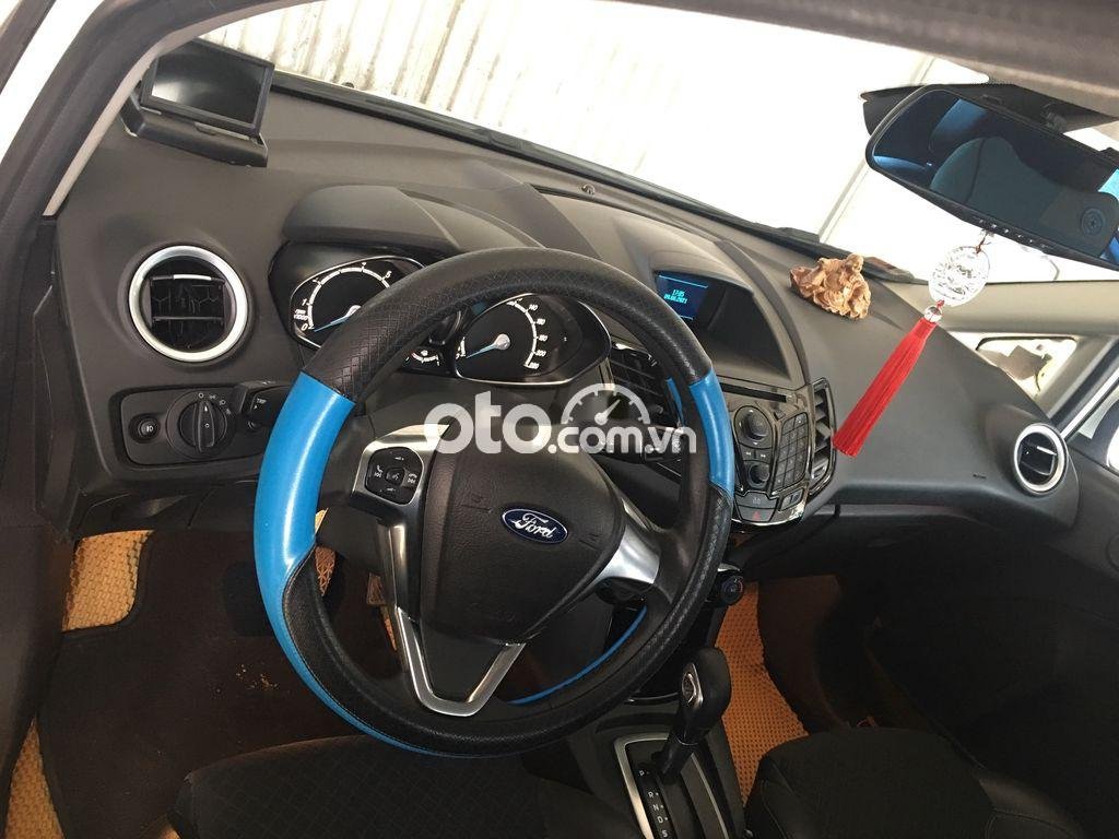 Ford Fiesta 2017 - Màu trắng, xe nhập giá hữu nghị