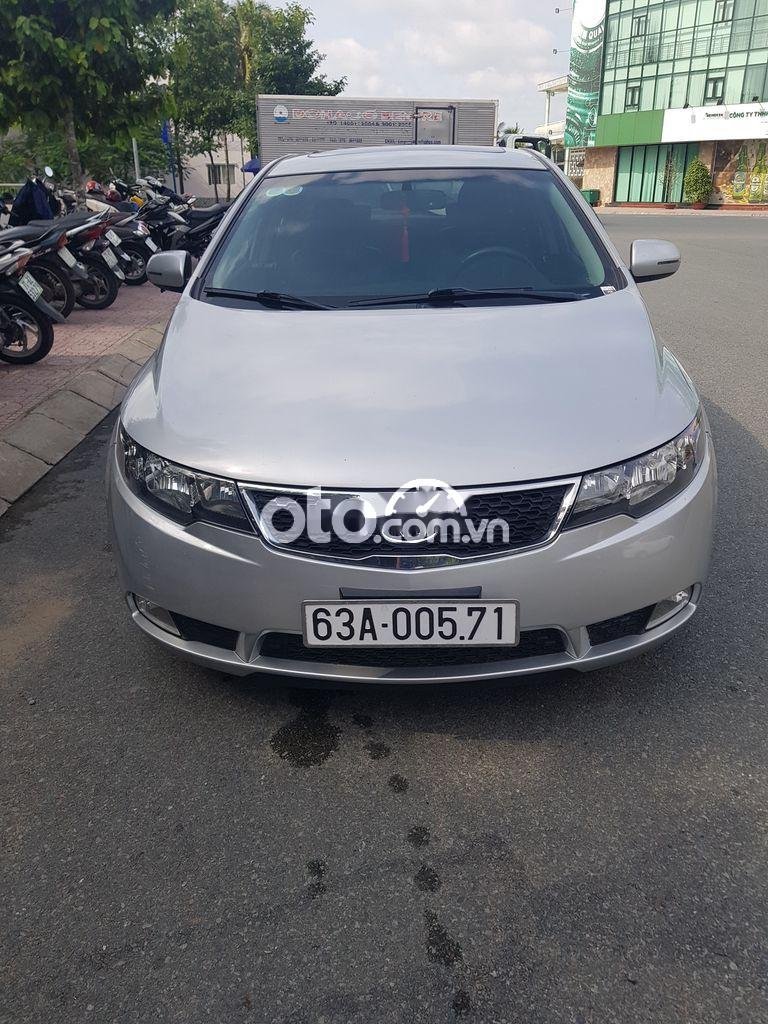 Kia Forte 2011 - Màu bạc, số tự động