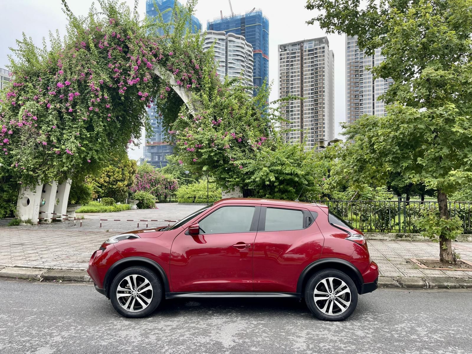 Nissan Juke 2015 - Odo 5v1 km - nhập khẩu Anh ngoại thất đỏ siêu mới