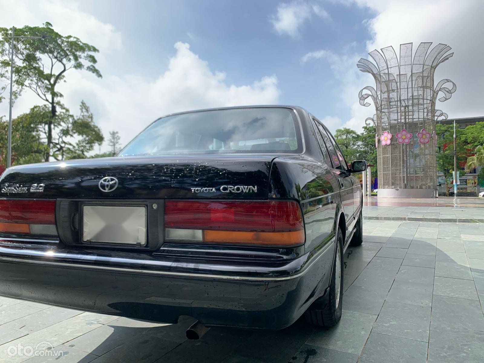 Toyota Crown 1994 - Màu đen