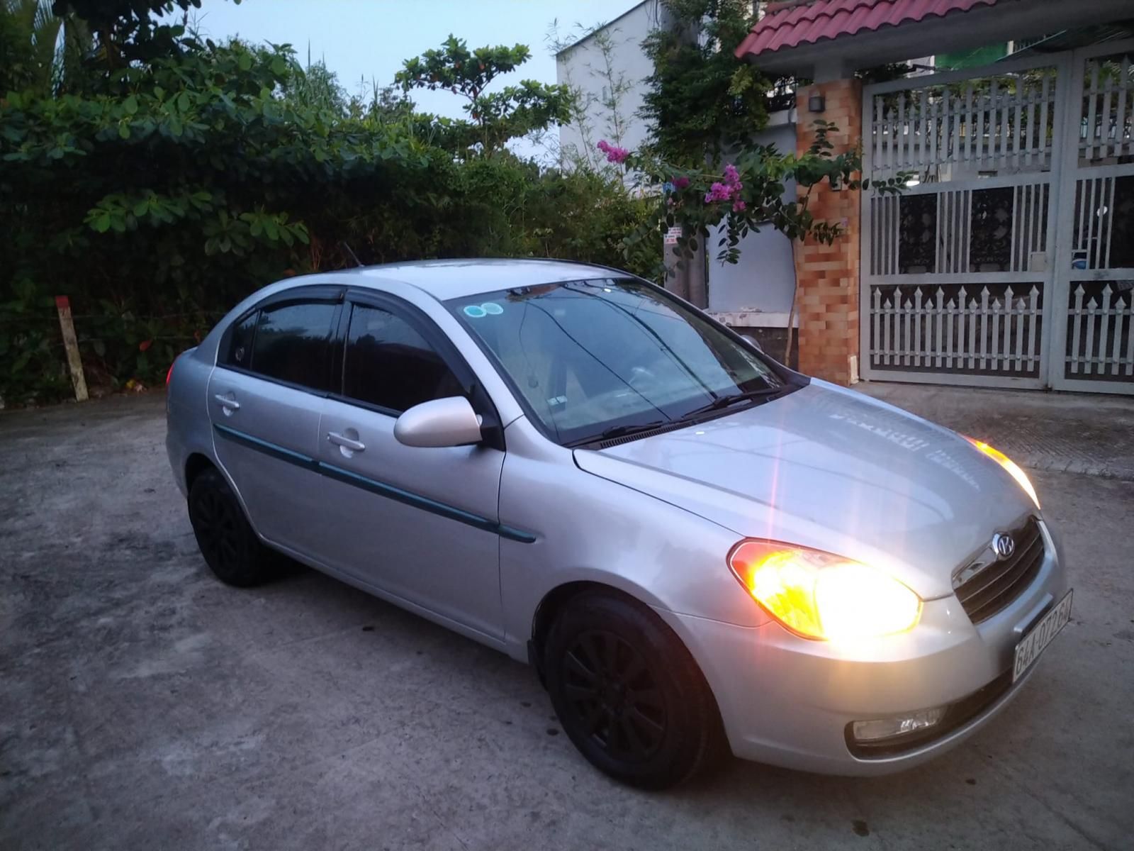 Hyundai Verna 2008 - Màu xám chính chủ