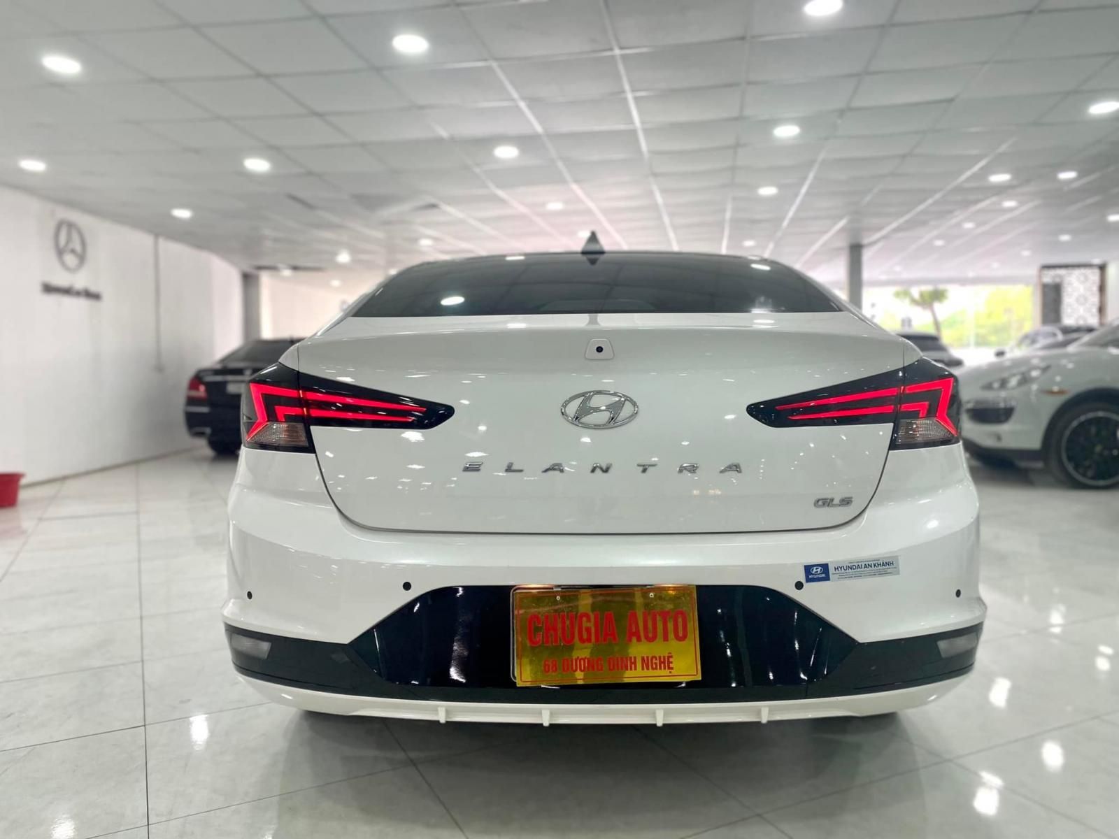 Hyundai Elantra 2021 - Màu trắng giá ưu đãi