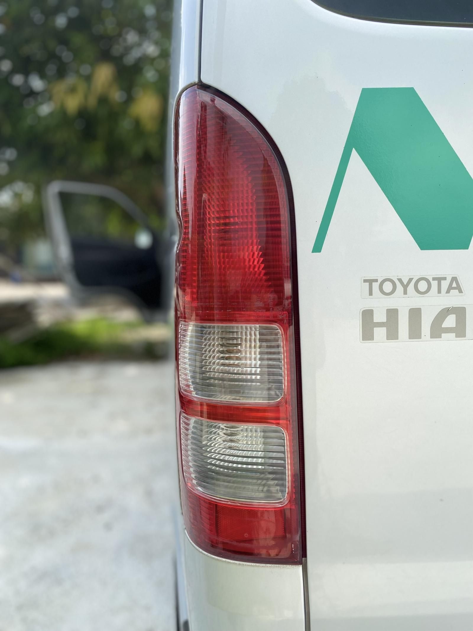 Toyota Hiace 2013 - Máy xăng - Nhập Nhật nguyên chiếc
