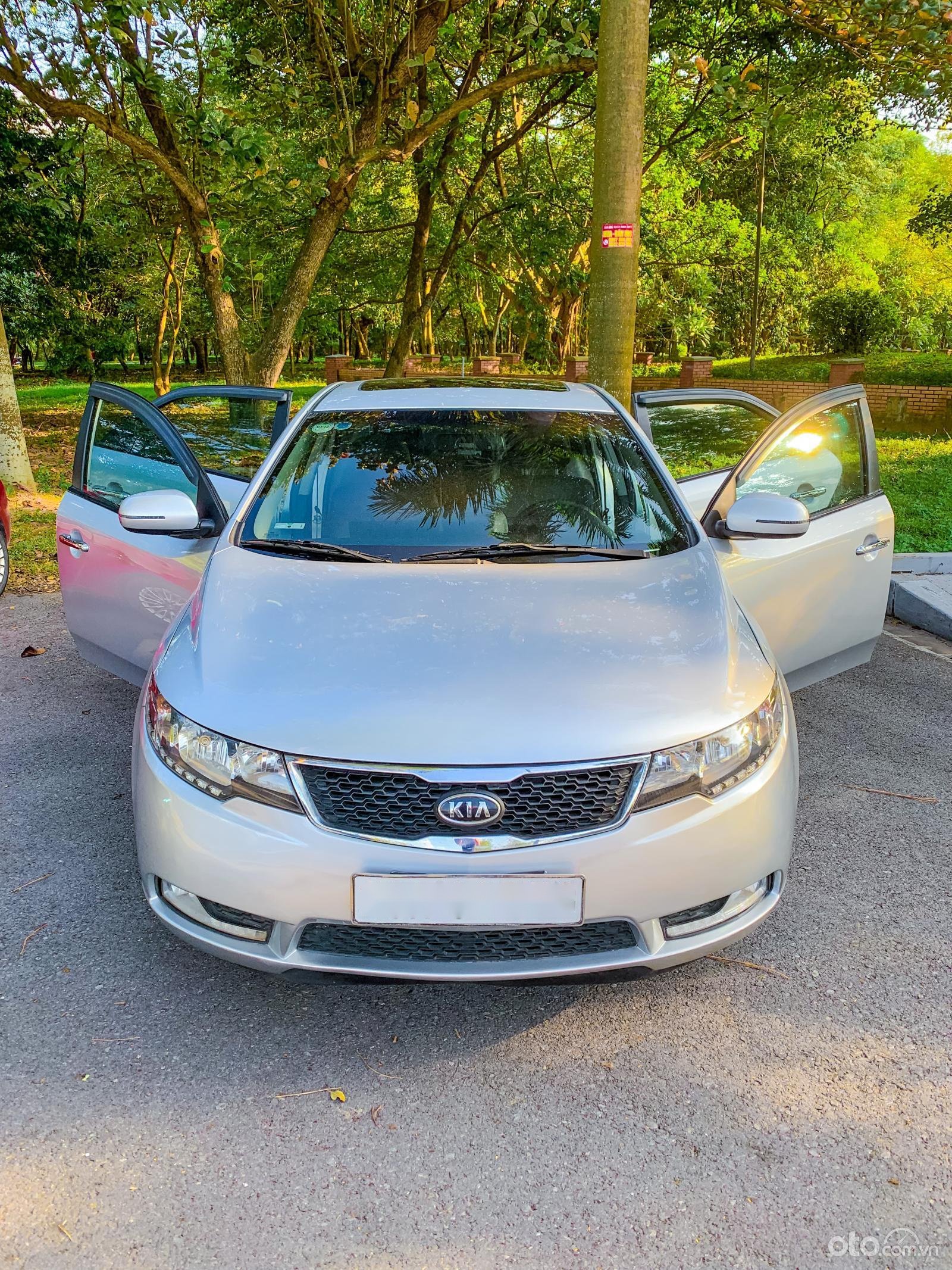 Kia Forte 2013 - Màu bạc biển thành phố, bản full kịch nóc giá tốt