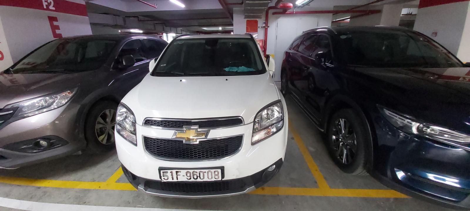 Chevrolet Orlando 2016 - Đổi xe mới nên bán xe Chevrolet Orlando đời 2016 xe gia đình chạy kỹ chưa đến 30.000km, giá 450tr