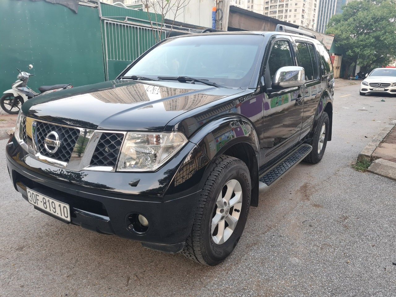 Nissan Pathfinder 2007 - Màu đen, nhập khẩu nguyên chiếc