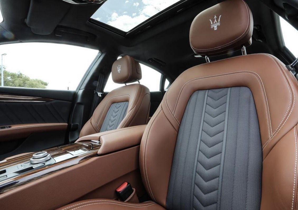 Maserati 2020 - Nhập khẩu chính hãng 1 chiếc duy nhất tại showroom nội thất nâu phối lụa Zegna, sẵn xe giao ngay