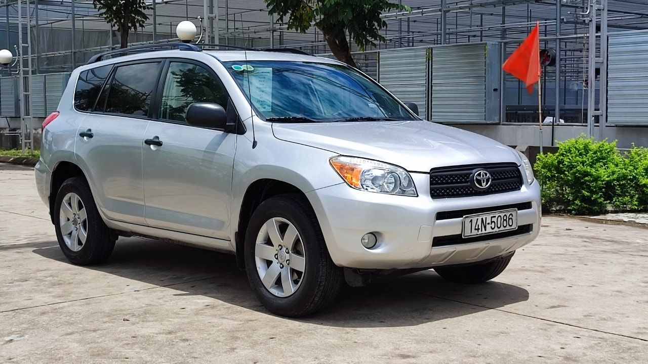 Toyota RAV4 2008 - Màu bạc, nhập khẩu nguyên chiếc