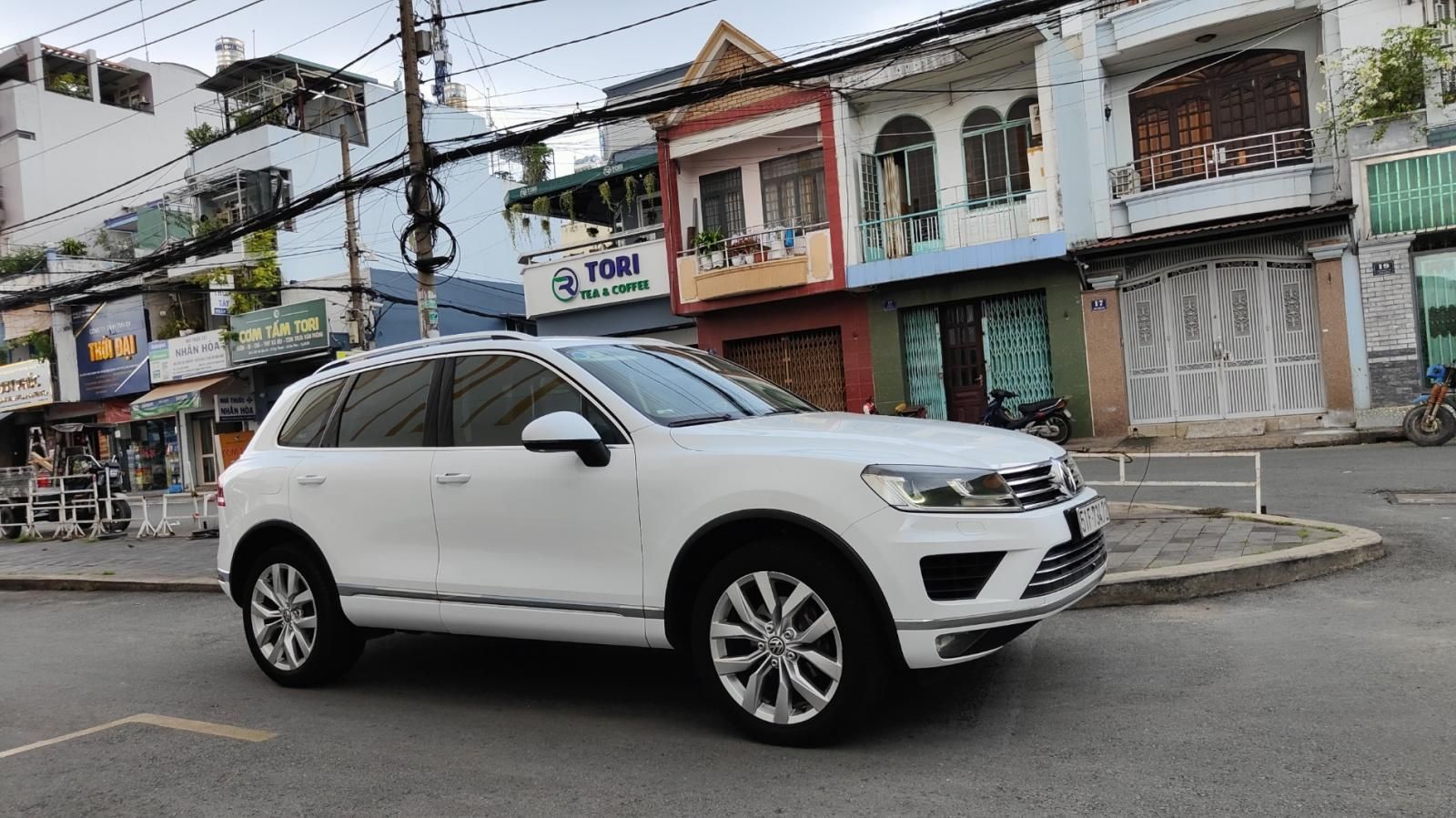 Volkswagen Touareg 2016 - Bán ô tô Volkswagen Touareg năm 2016 nhập khẩu nguyên chiếc giá 1 tỷ 199tr