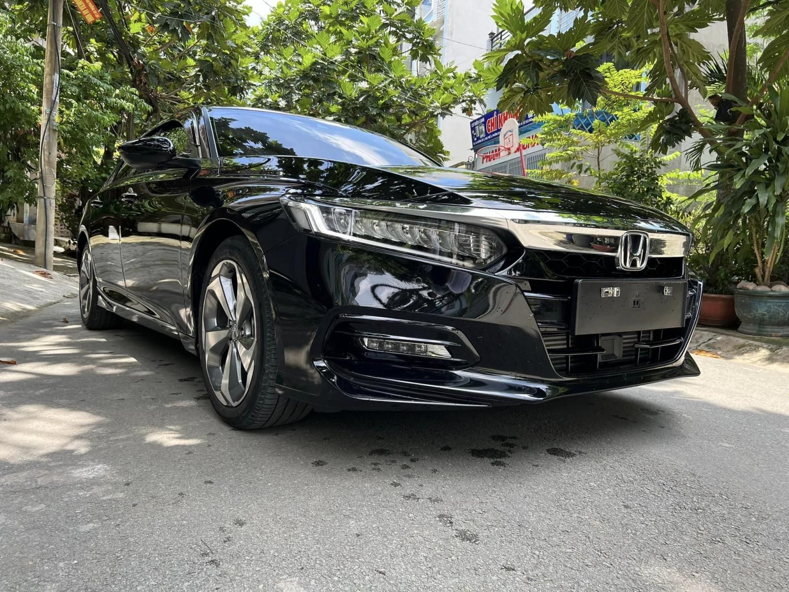 Honda Accord 2022 - Màu đen, nhập khẩu nguyên chiếc