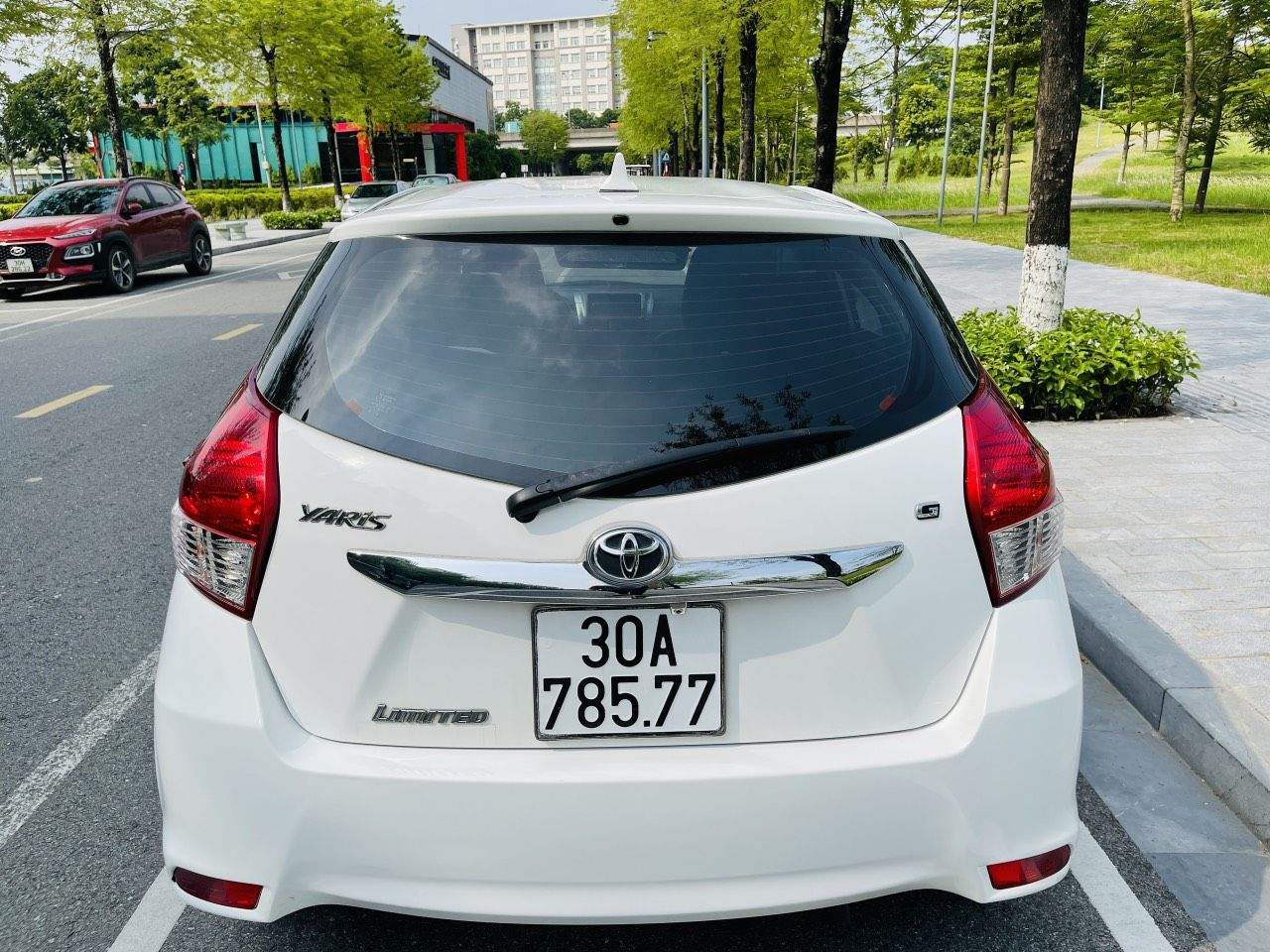 Toyota Yaris 2015 - Màu trắng, xe nhập