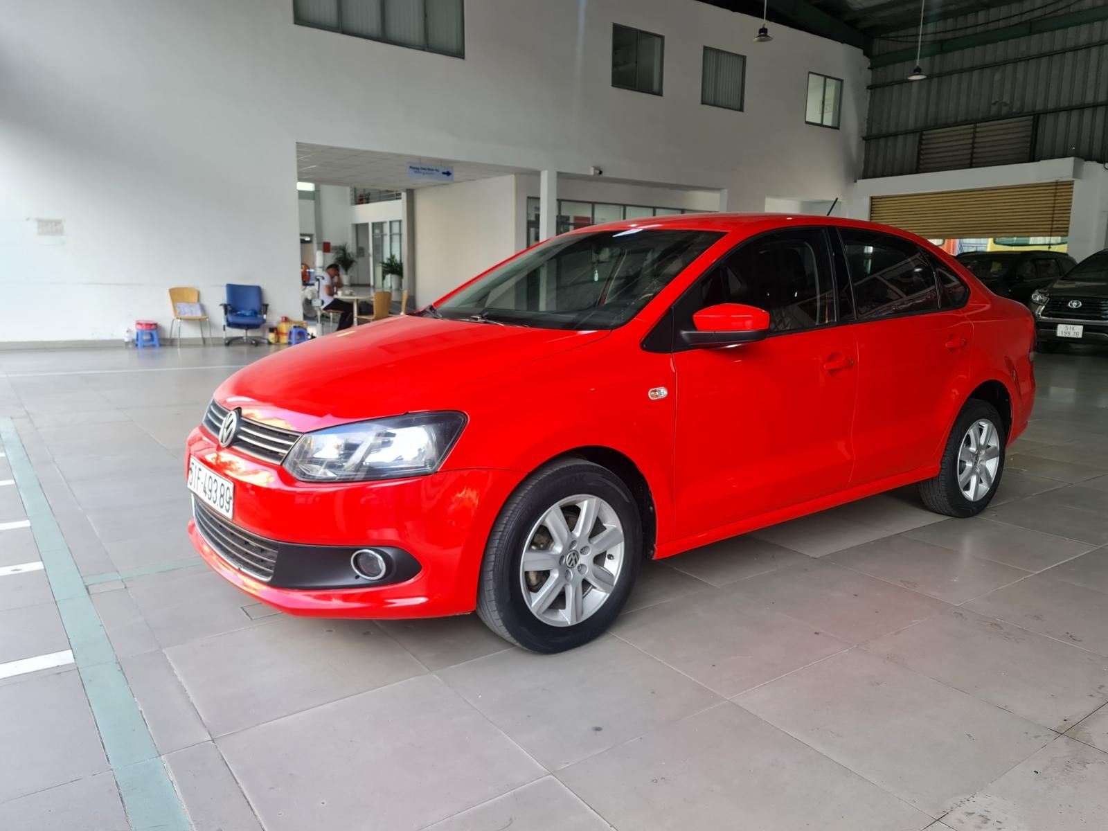 Volkswagen Polo 2015 - Nhập Đức còn mới cứng giá 350tr