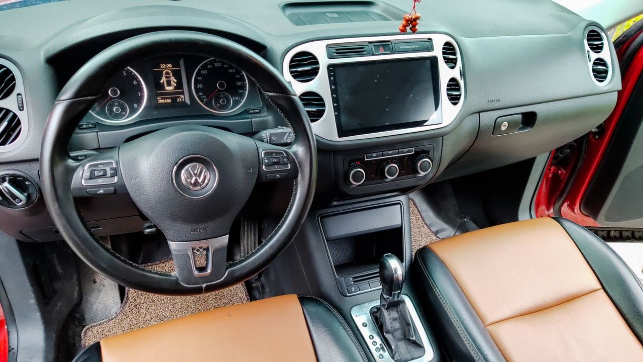 Volkswagen Tiguan 2012 - Màu đỏ, nhập khẩu