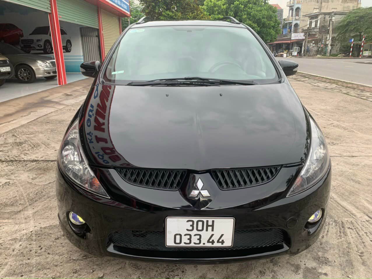 Mitsubishi Grandis 2005 - Màu đen số tự động