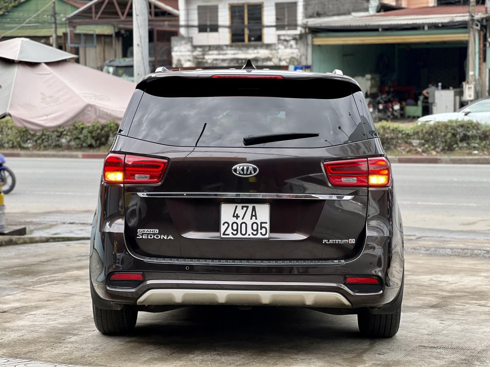 Kia Sedona 2019 - Bản full dầu màu nâu, bảo dưỡng hãng định kỳ rất đẹp, không 1 lỗi nhỏ