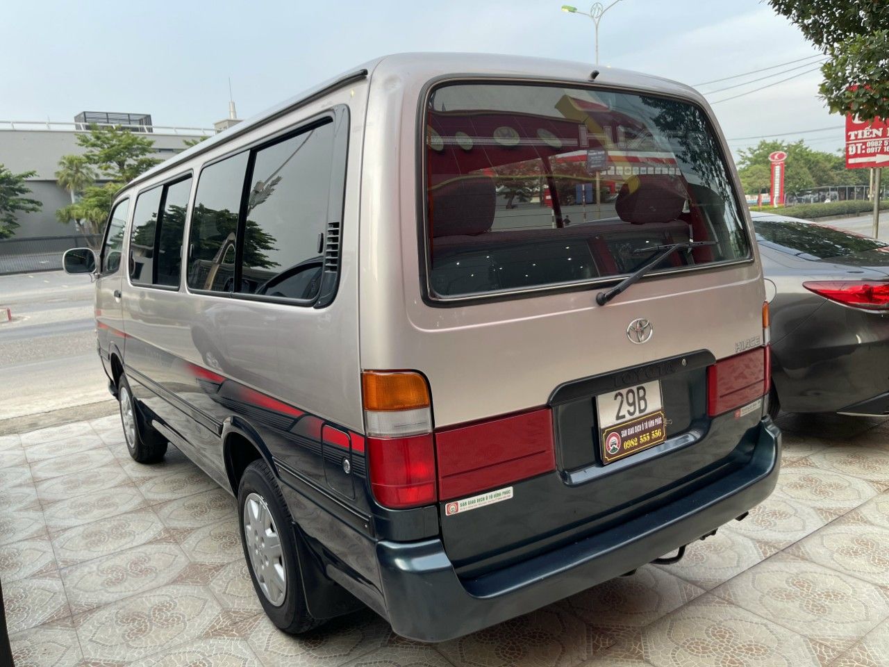 Toyota Hiace 2003 - Cần bán lại xe giá 130tr