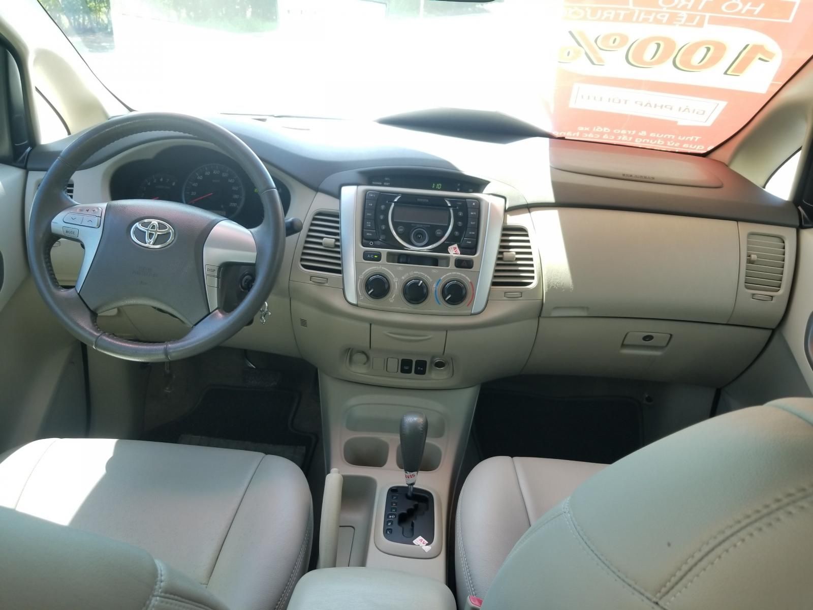 Toyota Innova 2013 - Giảm tiền mặt, tặng thẻ chăm xe 1 năm