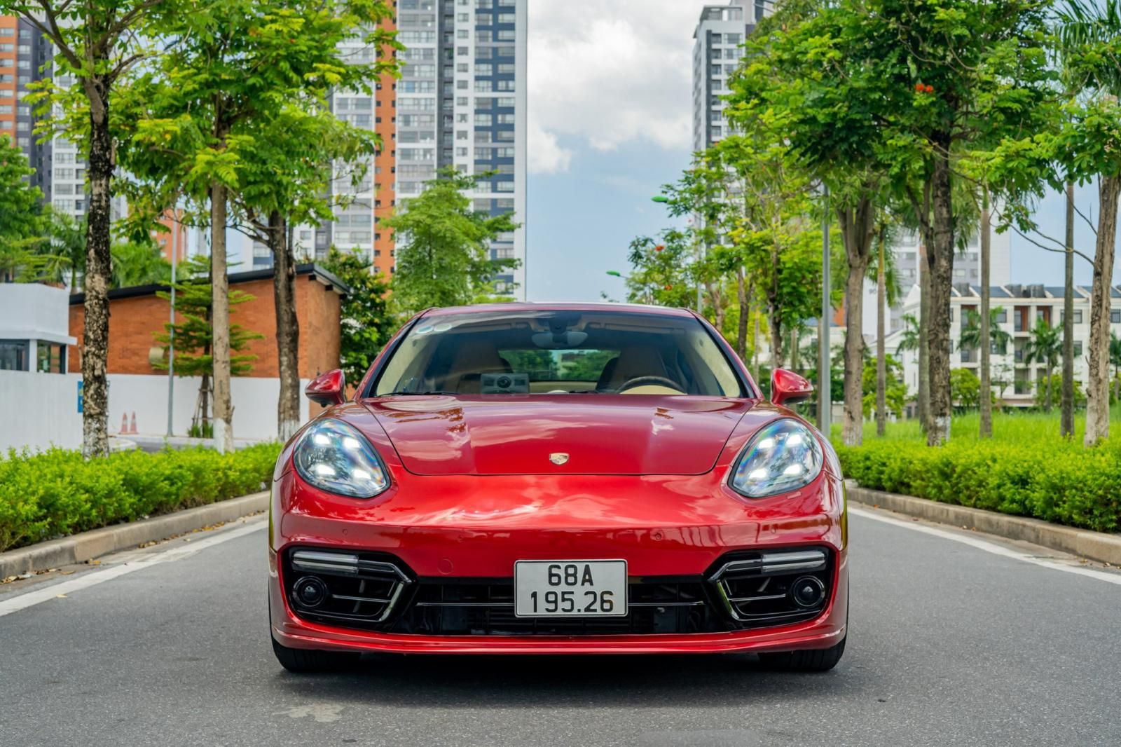 Porsche Panamera 2010 - Màu đỏ, xe nhập