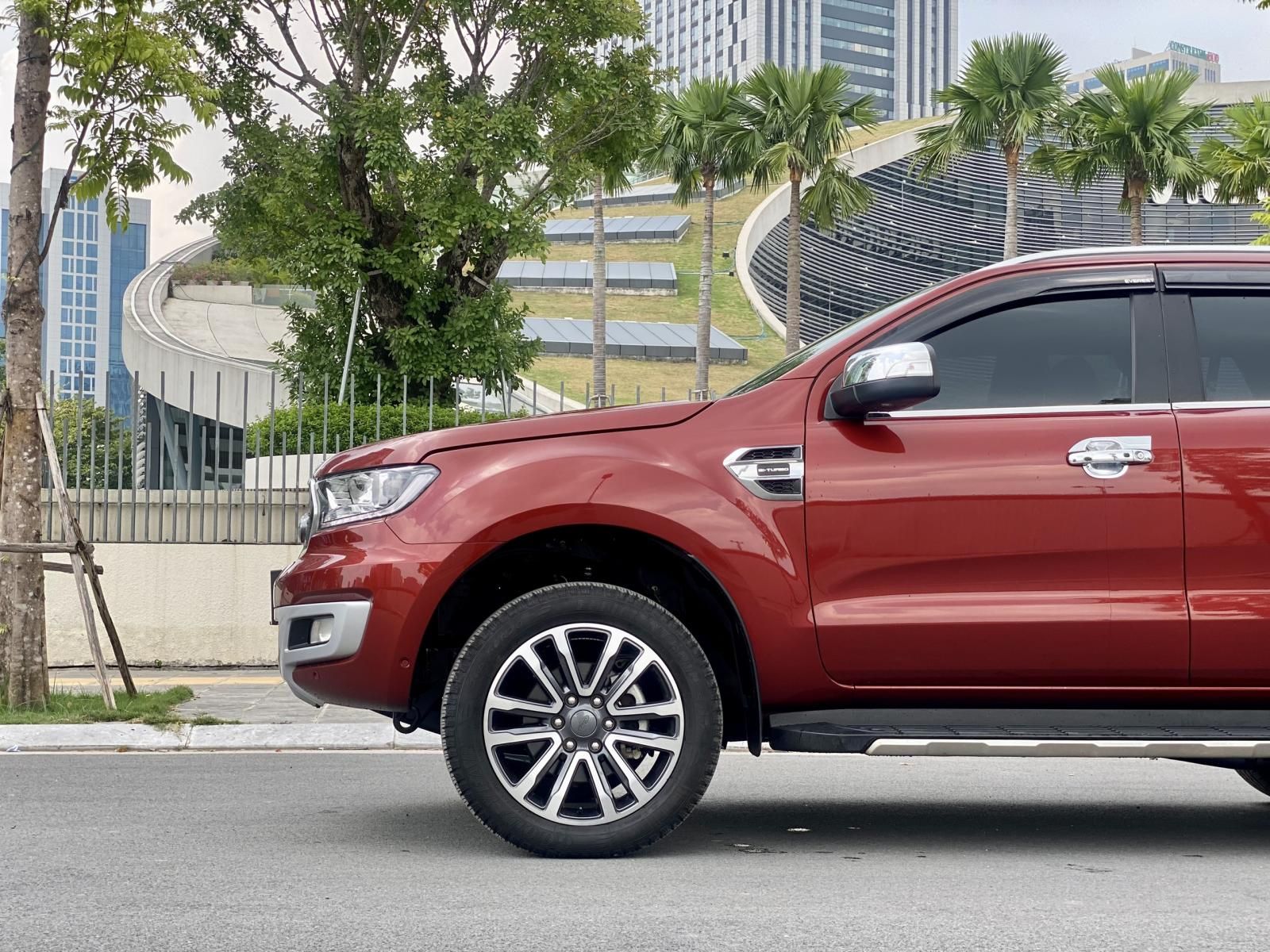 Ford Everest 2021 - Màu đỏ