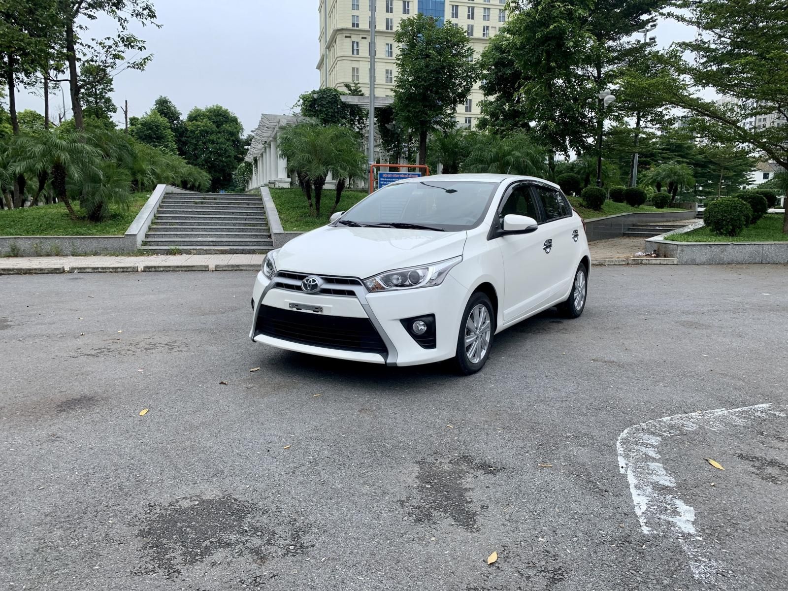 Toyota Yaris 2015 - Màu trắng, giá chỉ 456 triệu