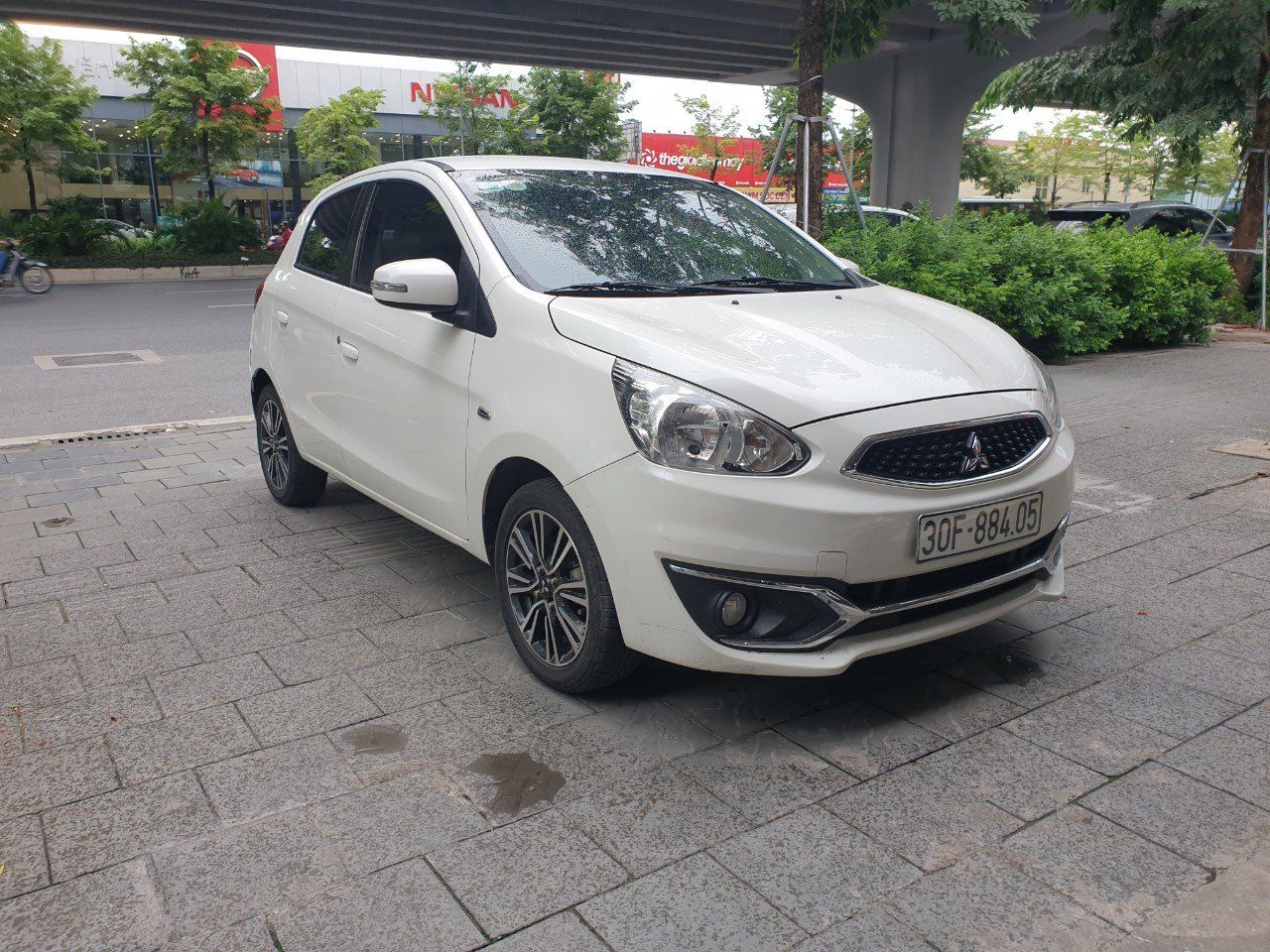 Mitsubishi Mirage 2016 - Màu trắng, nhập khẩu