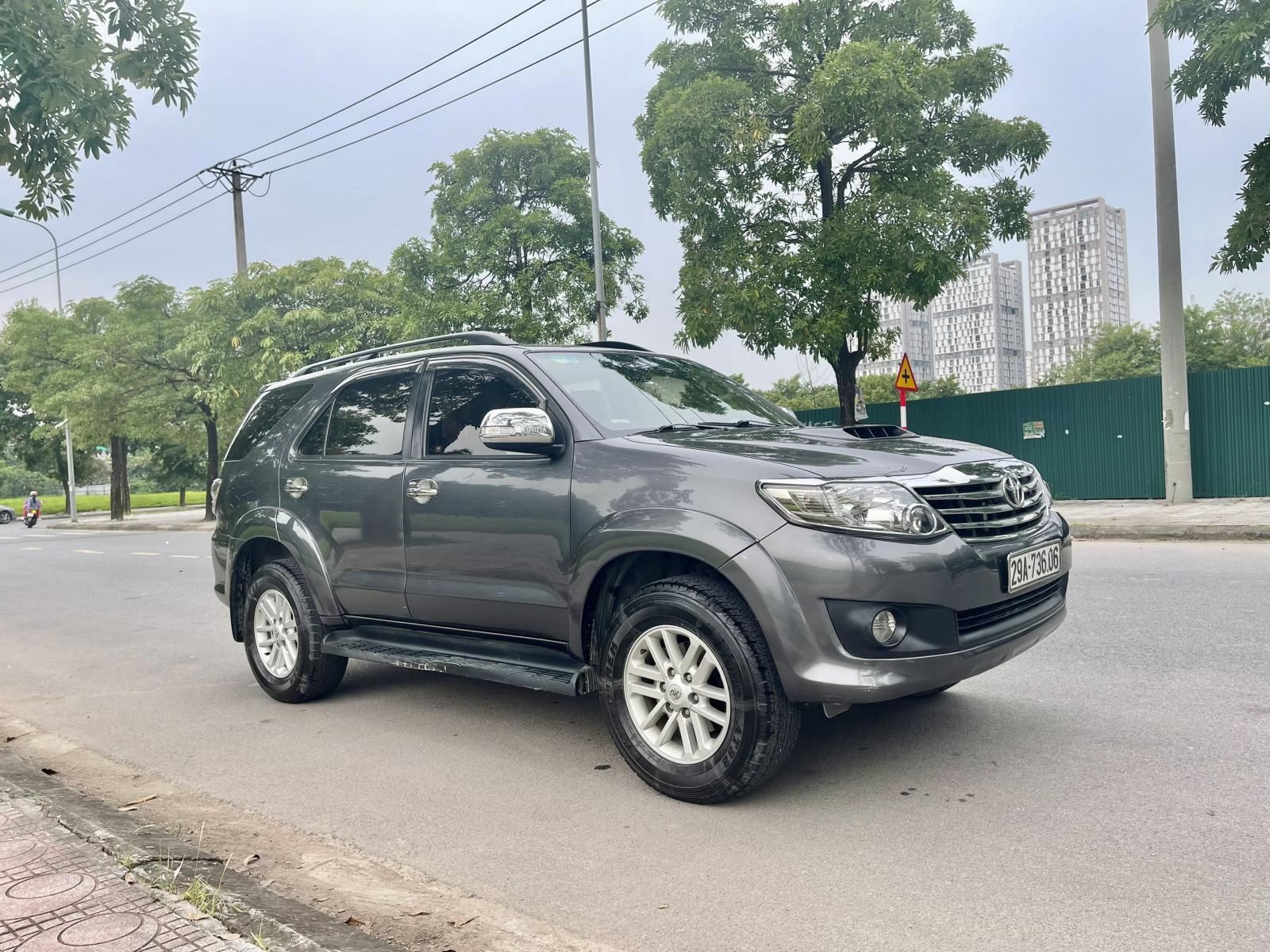 Toyota Fortuner 2013 - Odo 8,7v biển HN