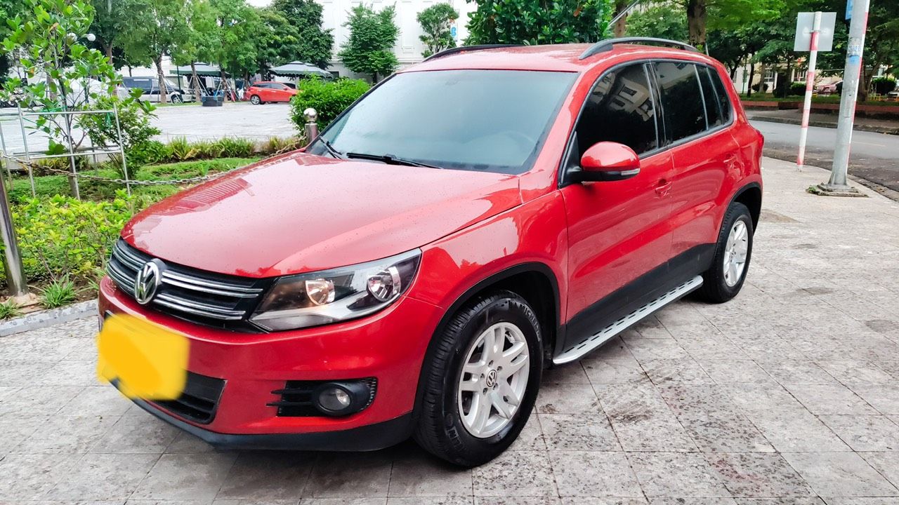 Volkswagen Tiguan 2012 - Màu đỏ, nhập khẩu