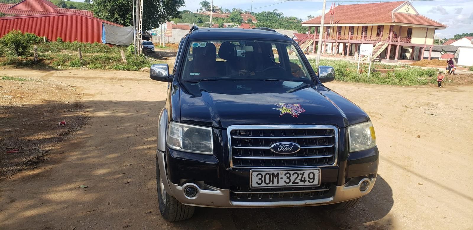 Ford Everest 2008 - Màu đen, giá 230tr