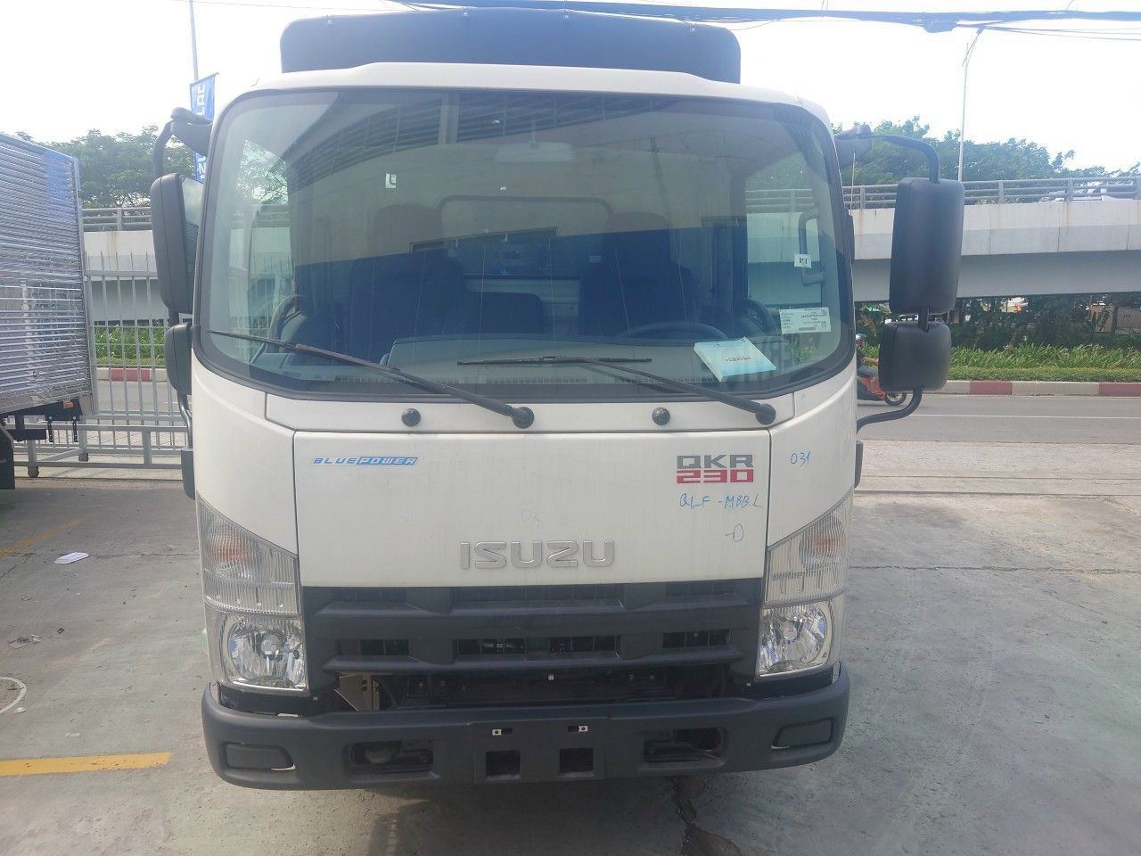 Isuzu QKR 2023 - Thùng bạt 3.6m, giá tốt nhất, giao xe nhanh, hỗ trợ trả góp. Khuyến mại máy lạnh