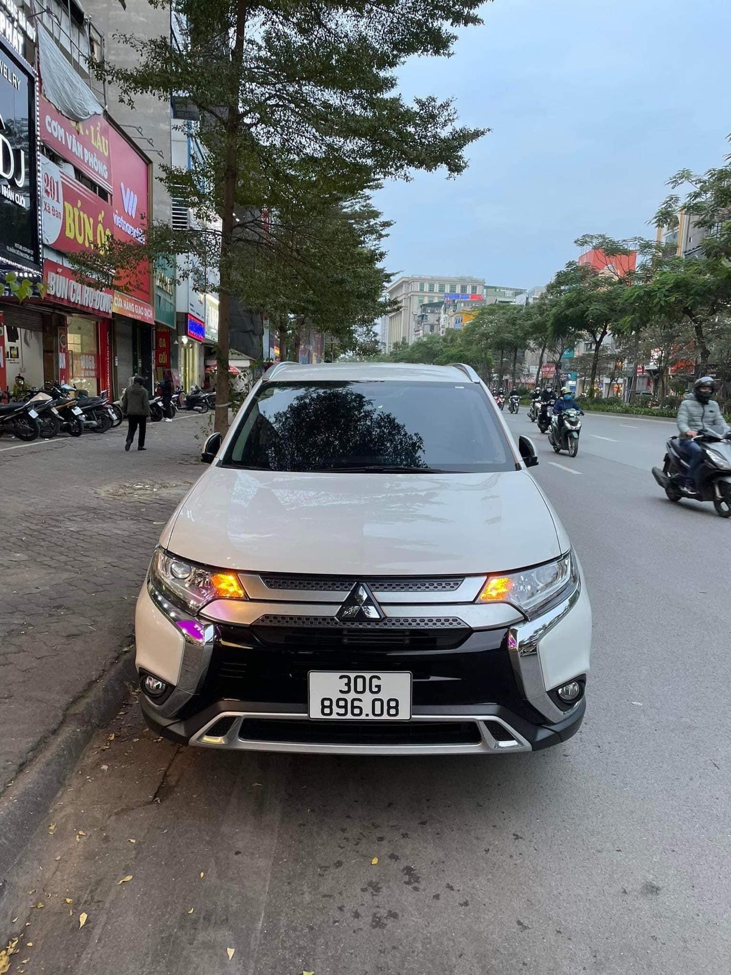 Mitsubishi Outlander 2021 - Cần bán