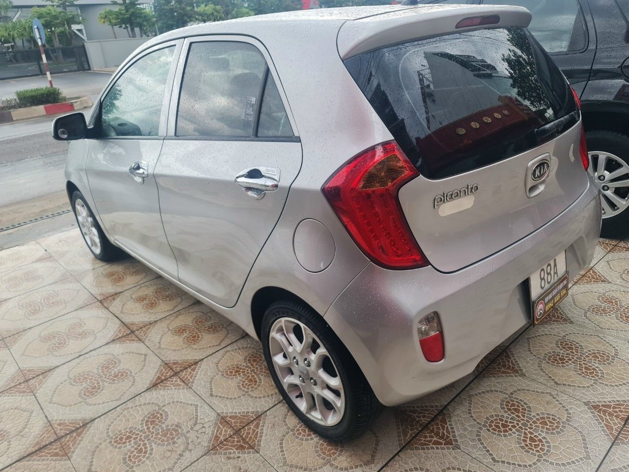 Kia Picanto 2011 - Cần bán lại xe giá bán 245 triệu