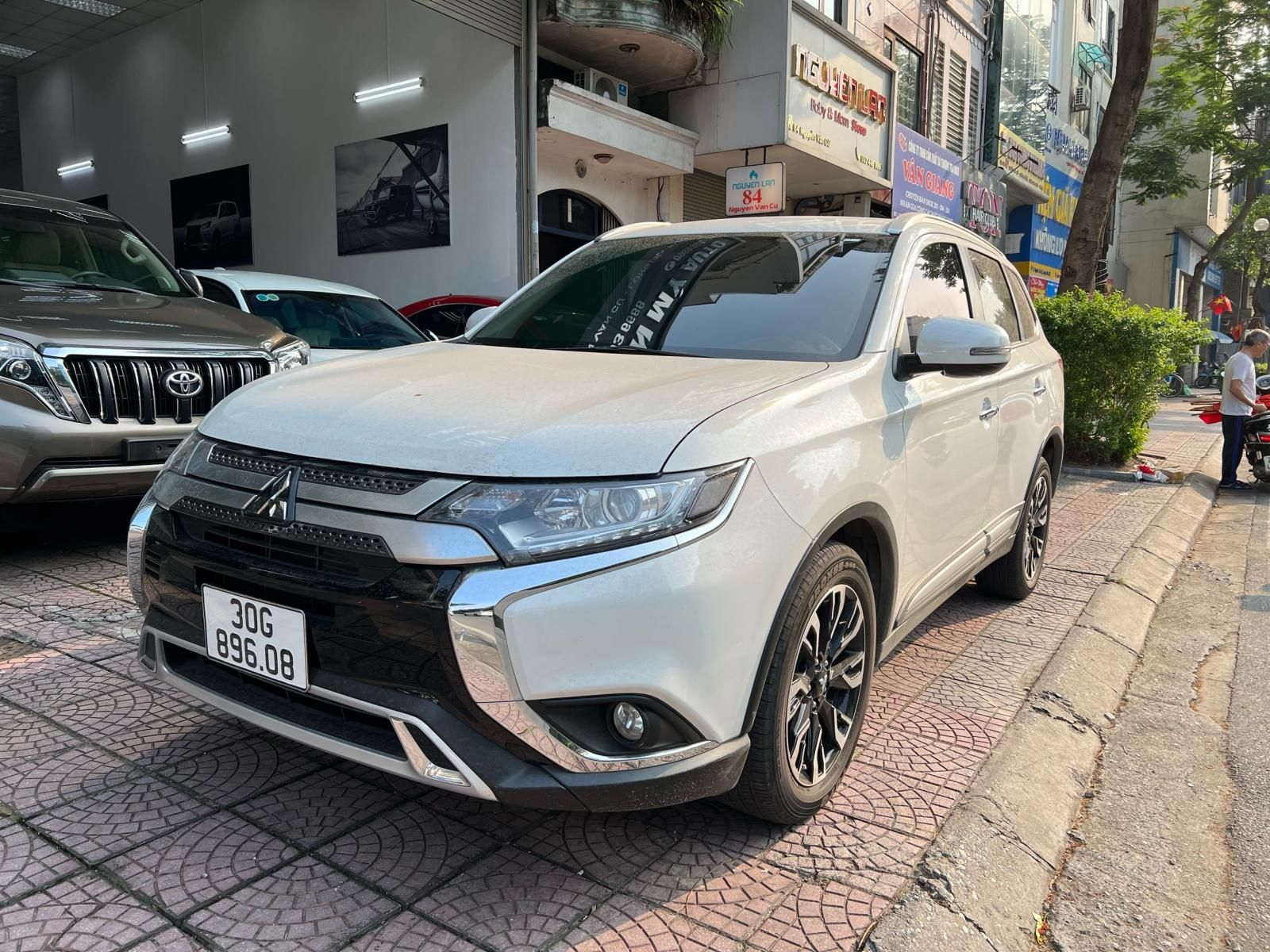 Mitsubishi Outlander 2021 - Cần bán